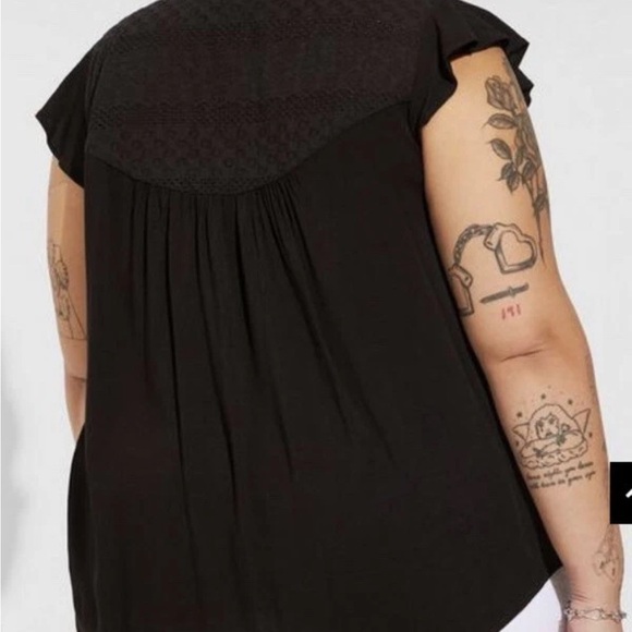 Torrid Rayon Slub Crochet Detail Tie-Front Top - Picture 2 of 8